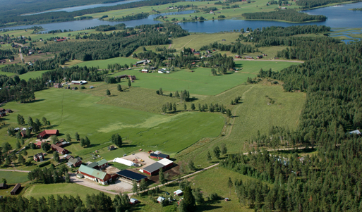 Flygbild över byn Östanvik.